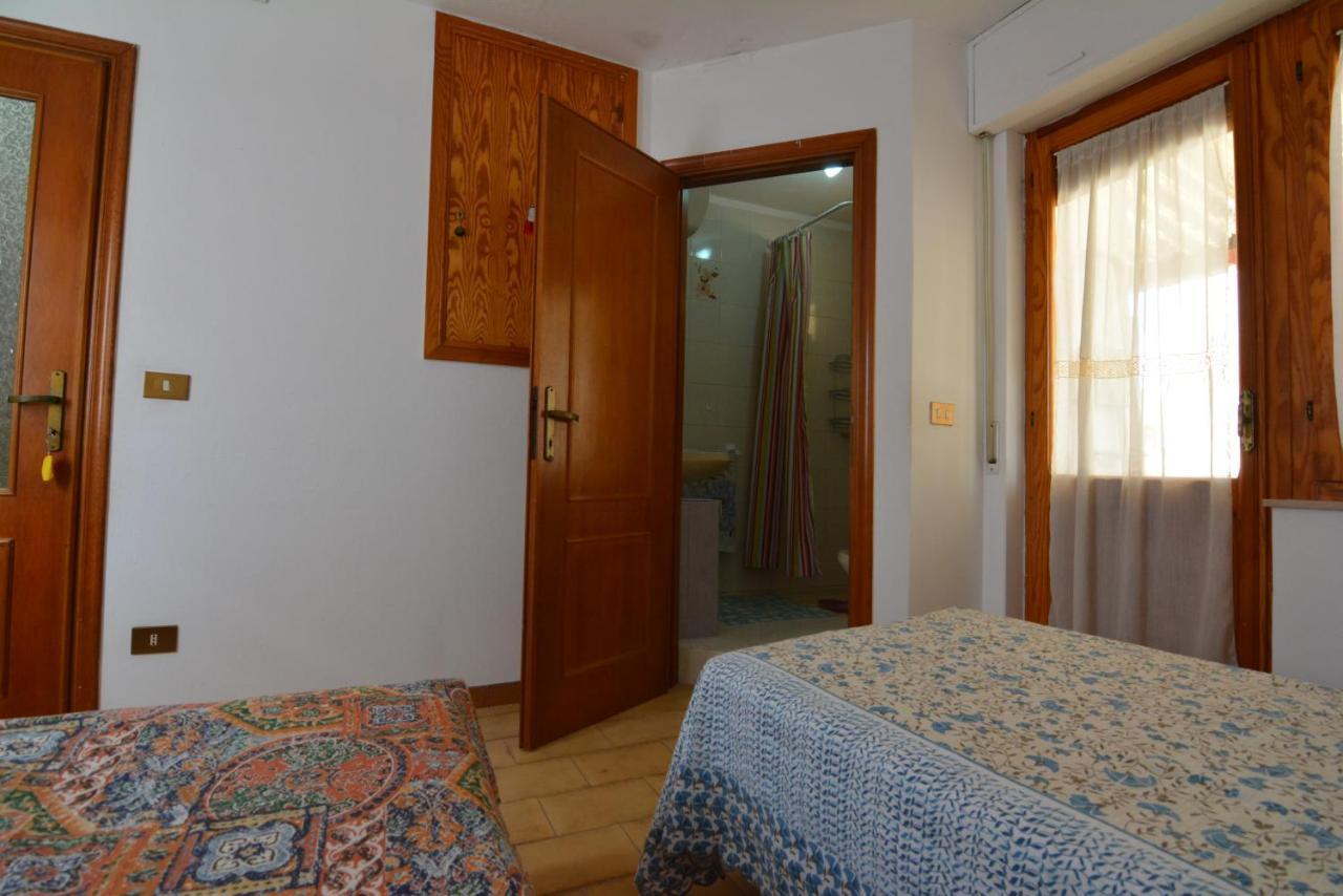 Casa Vacanze I Girasoli Iglesias Exterior foto